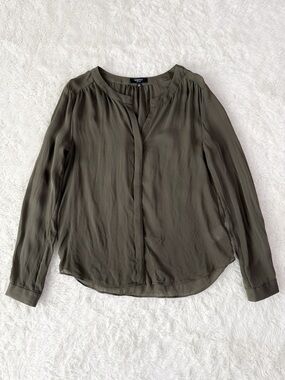 Babaton Aritzia Woman Green 100% Silk Button Down V-Neck Long Sleeve Blouse XS
